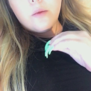Video by goddessmiia published on April 16,2023 12:29:00 - BestThots