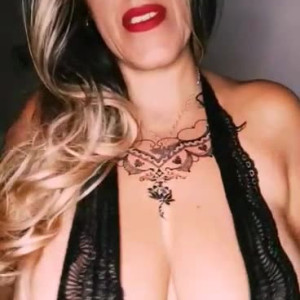 Video by meninaveneno75 published on April 19,2023 04:22:00 - BestThots