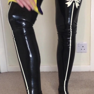 Video by latex_kitty published on April 25,2023 10:59:00 - BestThots