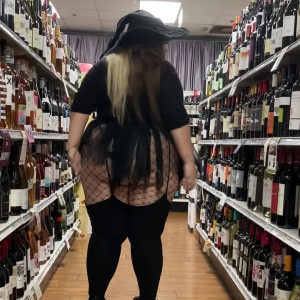 Video by fatassgoddess published on April 28,2023 18:28:00 - BestThots