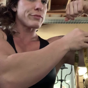 Video by musclemama1113 published on April 17,2023 20:01:00 - BestThots