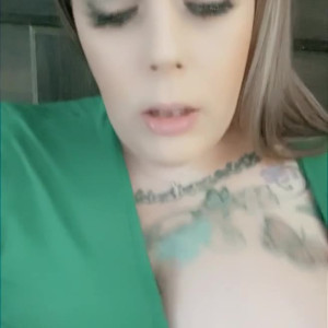 Video by therealvixenval published on April 4,2023 02:13:00 - BestThots